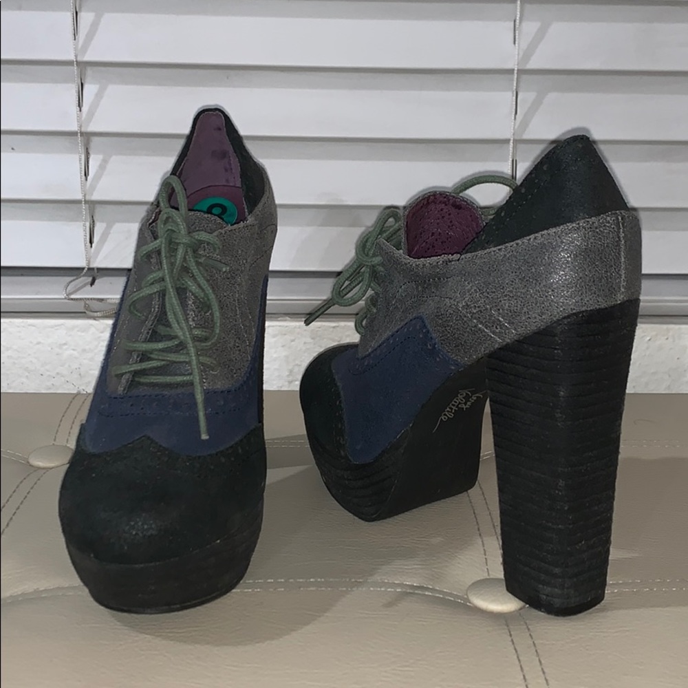 Lace up oxford color block heeled ankle bootie